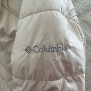 Columbia Women's Cream Puffer Jacket